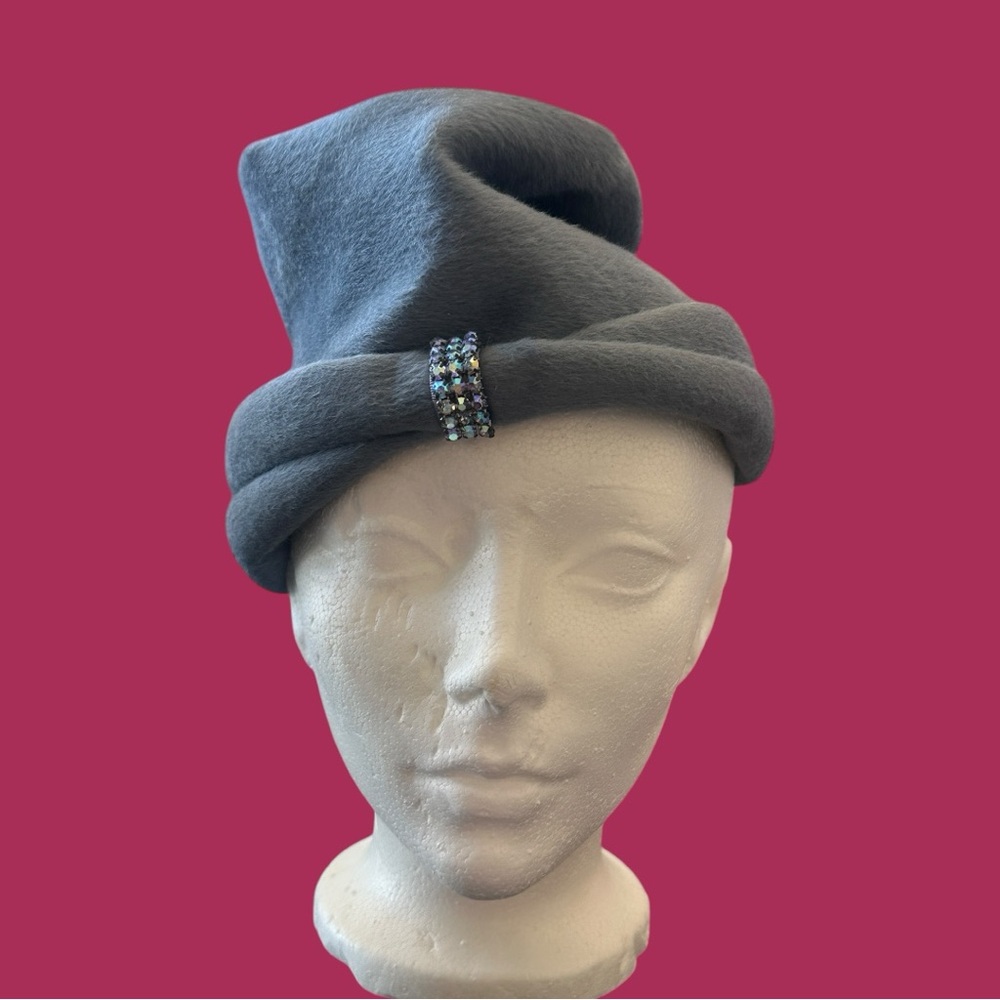 Vintage Soleil Luisant Felt Powder Blue Hat (21”)